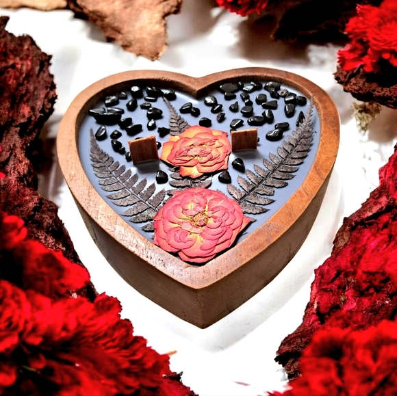 Hand Crafted , Wicked Worthy Wax, Let's grow obsidian wooden heart candle - Picture 2 of 3